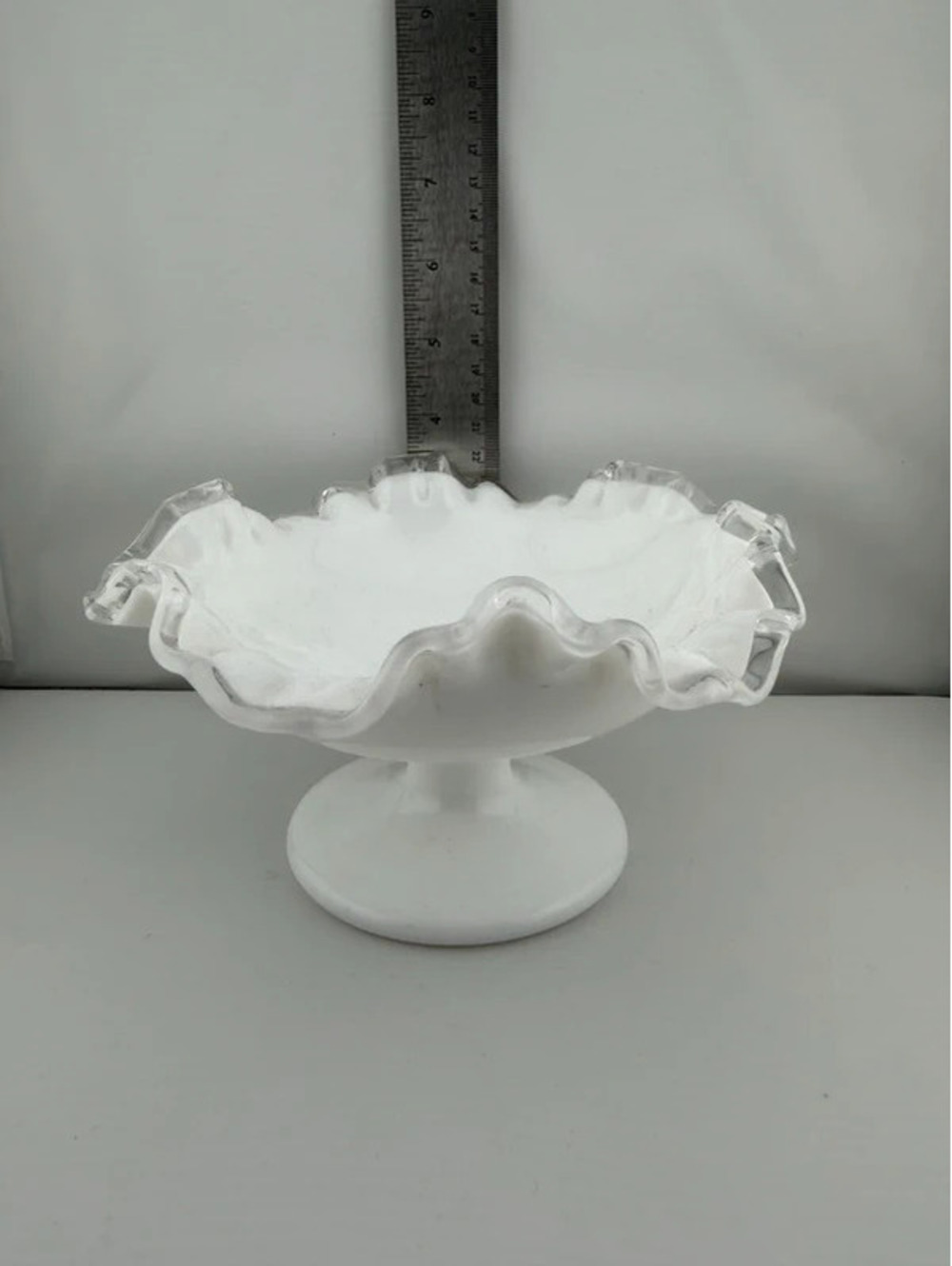 Vintage Fenton Silver Crest Milk Glass Ruffled Candy Dish – UV Reactive - Picture 4 of 6